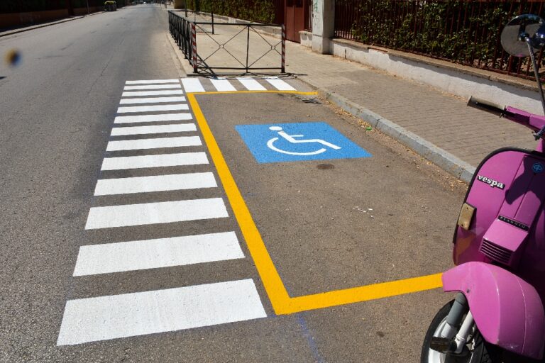 Los conductores con movilidad reducida podrán aparcar en la zona azul de Cuenca sin la tarjeta verde