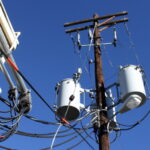 La retirada de los postes “provisionales” de las aceras de Argamasilla ya es casi una realidad