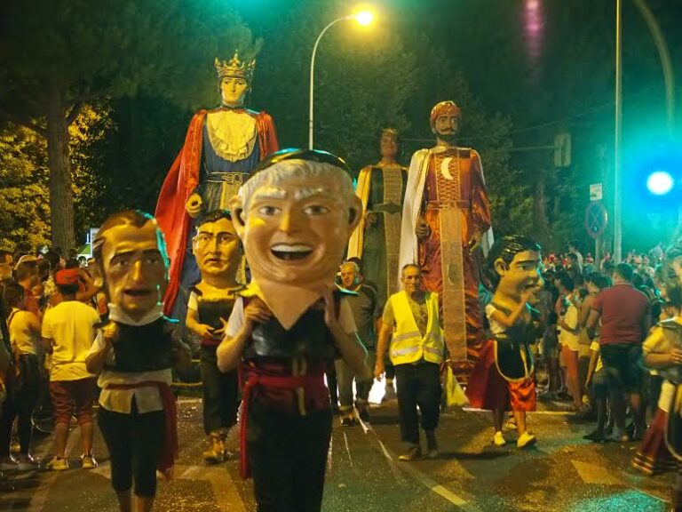 Deportes a desfile en las Fiestas de San Julián