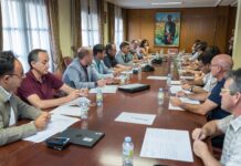 González Ramos se compromete a cursar las tramitaciones de empleo con «máxima diligencia» en la campaña de vendimia