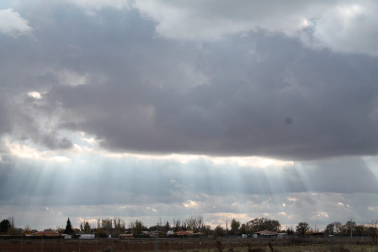 En alerta este sábado por avisos de fuertes lluvias y tormentas en Albacete, Ciudad Real y Toledo