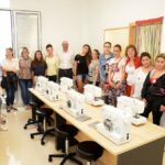 Unos quince jóvenes aprenden las disciplinas del sector textil en Argamasilla de Alba