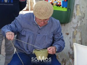 [FOTOS] Trabajar el esparto, en la Feria de Albacete