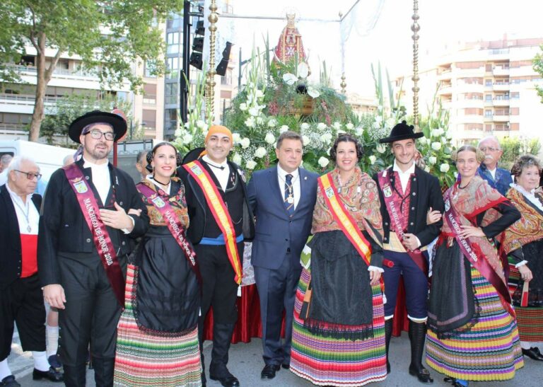 Alcalde Albacete afirma que la cabalgata de feria es una «eclosión popular» que transmite un «sentimiento colectivo»