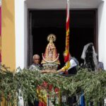 Explosión de fervor en la Ofrenda a la Virgen de los Llanos, con la peña 'El Templete' como protagonista