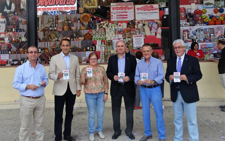 Pedro Palacios destaca la labor de Cáritas Diocesana, con la que colabora en la Tómbola de la Feria de Albacete