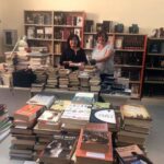 Ciudad Real dona medio millar de libros para la Biblioteca de Cebolla afectada por la riada