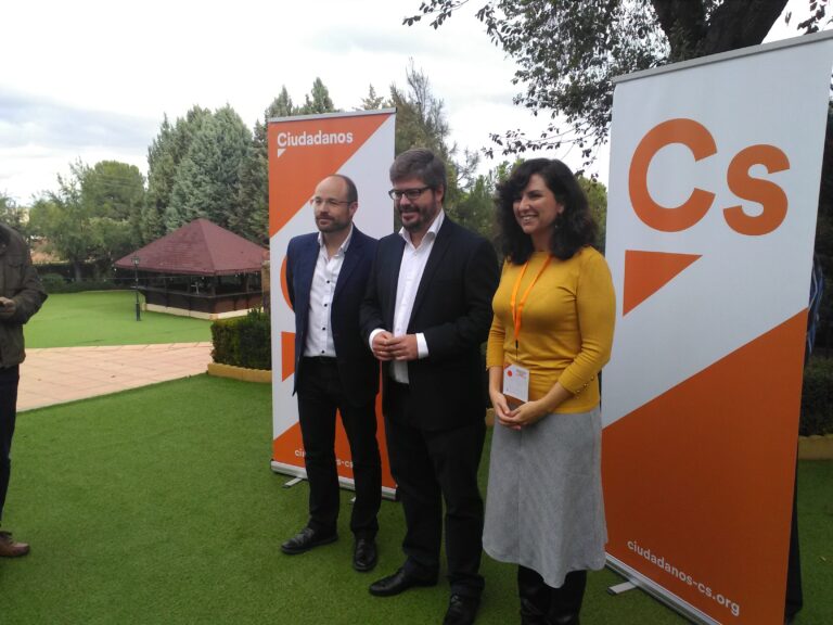 Los sondeos dan a Ciudadanos de cinco a nueve diputados