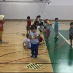 Unos 40 niños de entre 3 y 6 años de La Roda se inician en el deporte