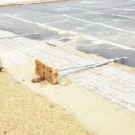 Cae una valla provisional de obra en el CEIP Félix Grande de Tomelloso