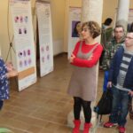 Doce mujeres luchadoras por sus derechos, representadas en Manzanares en una exposición