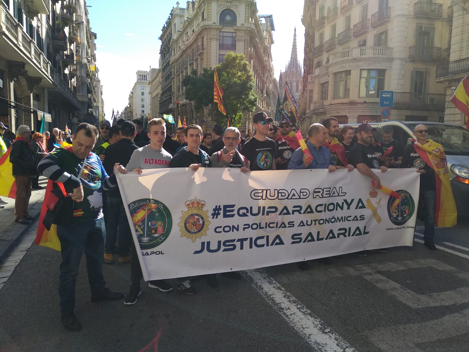 Miembros de Jusapol Ciudad Real acuden a la manifestación de Barcelona
