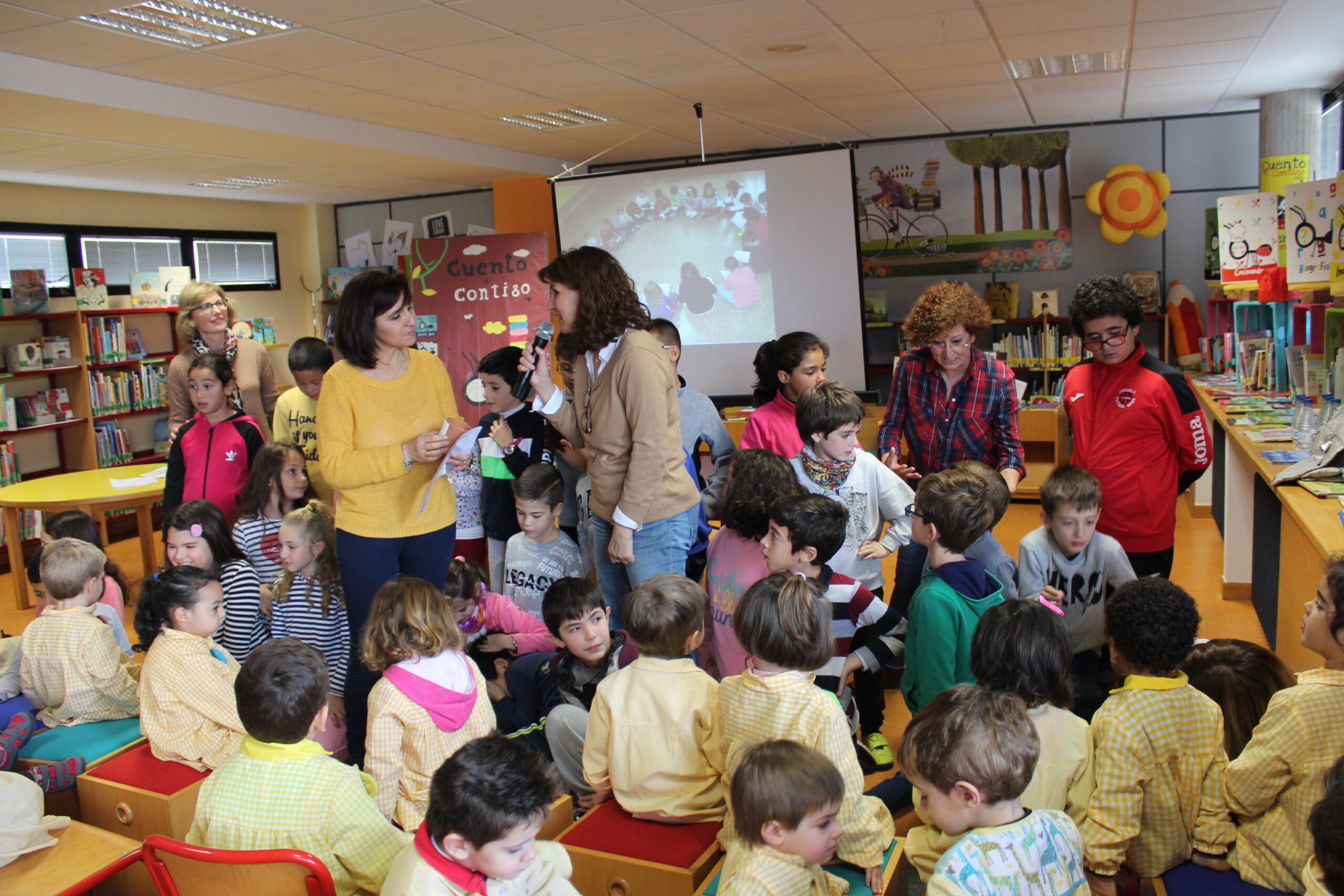 La Roda se une a la celebración del Día de la Infancia entre libros