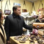 Manuel Serrano destaca la importancia del mercado navideño de Albacete para dinamizar la actividad comercial