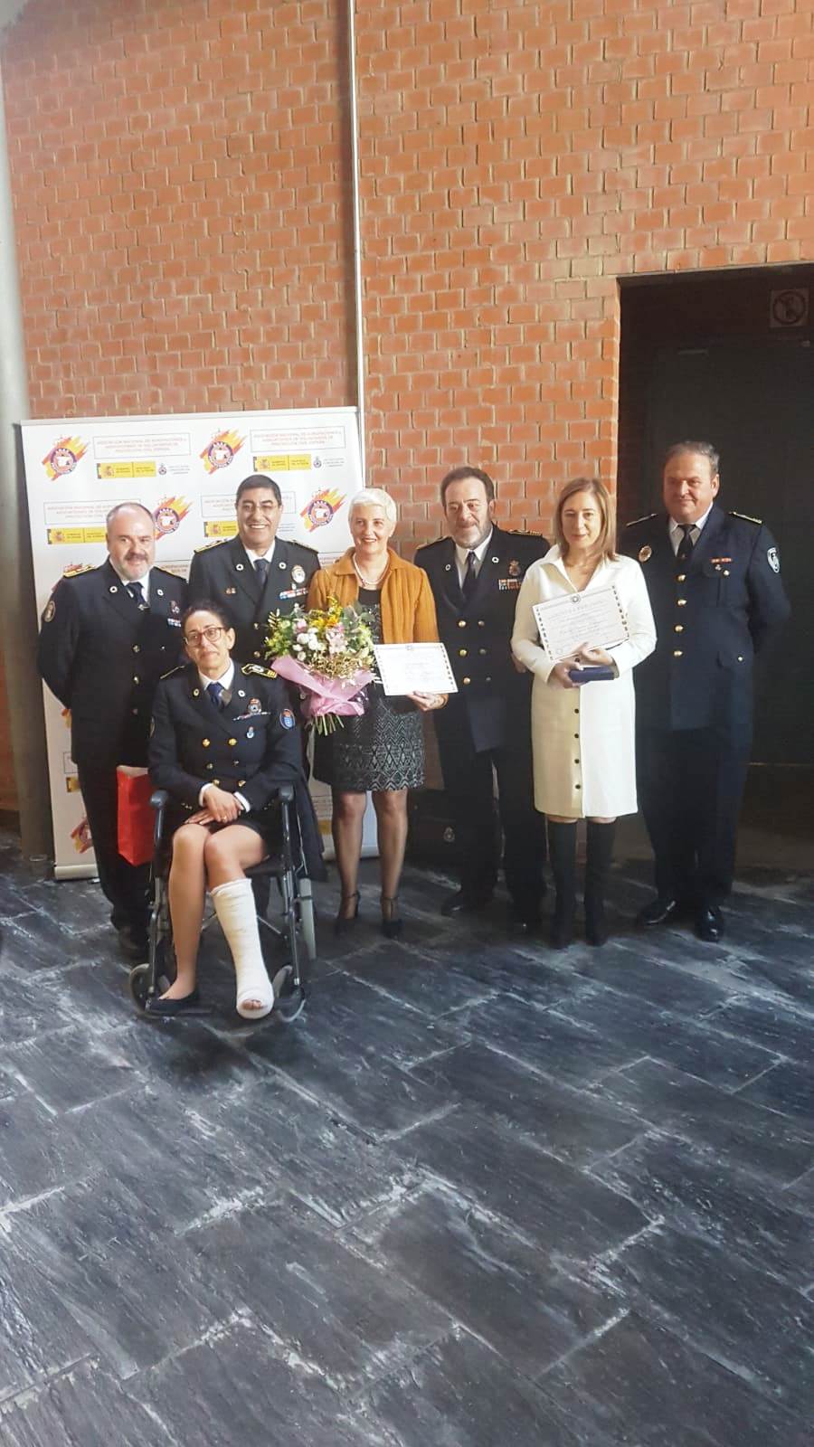 La alcaldesa de Socuéllamos recibe un reconocimiento de los Voluntarios de Protección Civil