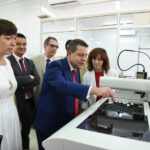 La enológica de Alcázar espera analizar el próximo año 15.000 muestras