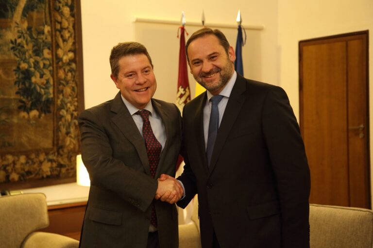 Ábalos y Page acercan posturas para potenciar el tren en Talavera, acelerar autovías e impulsar plataformas logísticas