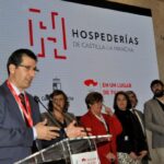 Caballero anuncia en FITUR que la provincia contará con una red de aparcamientos de autocaravanas y con tres hospederías más