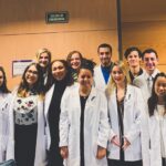 14 universitarios estadounidenses se forman en el Hospital Virgen de la Luz con el programa «Atlantis»