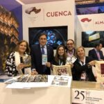 Guías turísticas, calendarios y planos de la ciudad de Cuenca, entre el material repartido en FITUR 2019