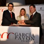 Convenio a tres bandas para celebrar el Centenario del Nacimiento de García Pavón