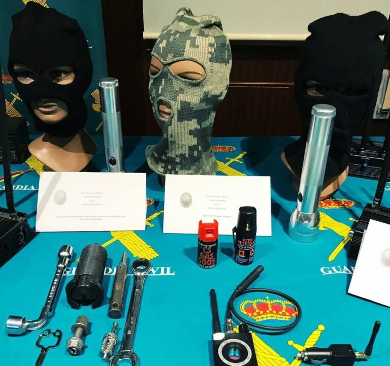 Toledo, entre las ciudades afectadas por los robos nocturnos de coches de una banda criminal Toledo, entre las ciudades afectadas por los robos nocturnos de coches de una banda criminal