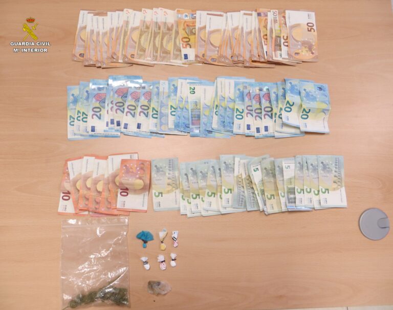 Pillada portando cocaína durante una fiesta de los años 60 en Tarancón Pillada portando cocaína durante una fiesta de los años 60 en Tarancón