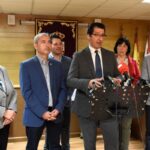 Caballero presenta en Almadén las Rutas del Azogue y de los Mineros