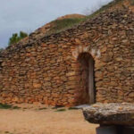 La Guardia Civil investiga a una persona tras destruir un bombo de piedra seca de un paraje de Manzanares