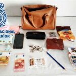 Se acercó a la víctima por la espalda y le robó el bolso en Alcázar de San Juan