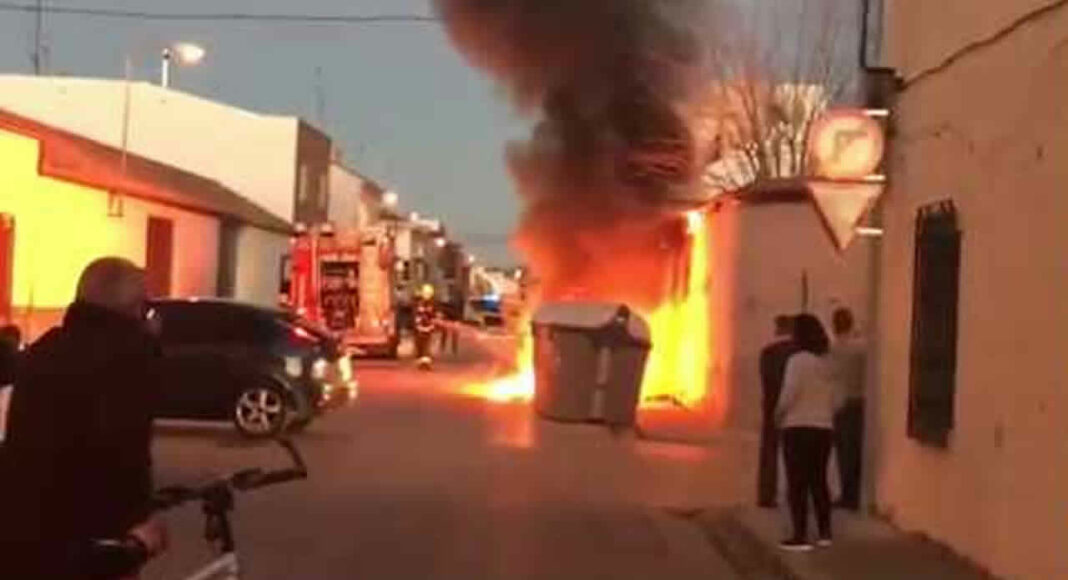 Incendio contenedor basuras