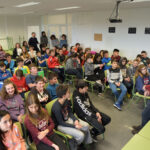 Estudiantes del IES Vicente Cano de Argamasilla de Alba se encuentran con el escritor Carles Cano