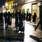 La lluvia no pudo detener el estremecedor silencio de la «Procesión de las Cadenas en Tomelloso»