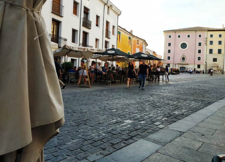 Restricciones y cortes de tráfico en el Casco Antiguo de Cuenca por las procesiones de Semana Santa