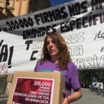 La madre de una joven con anorexia reúne 315.000 firmas para pedir unidades específicas