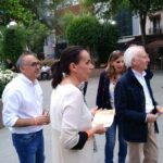 Albert Boadella participa en un paseo Ciudadano con Eva María Masías cabeza de lista a la Alcaldía de Ciudad Real