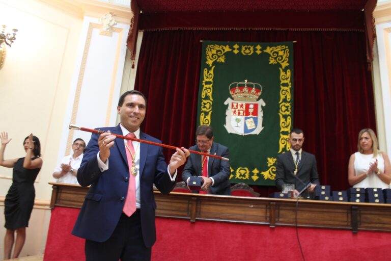 Martínez Chana anuncia en su investidura que la Diputación de Cuenca se adherirá a los planes de empleo de la Junta