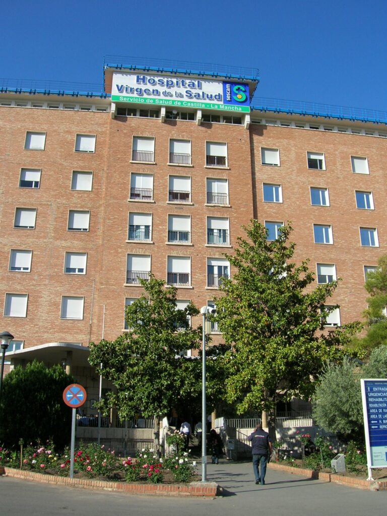 Trasladan al hospital de Toledo a un varón de 42 años agredido con un arma blanca en Borox