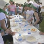 Fercam promueve el consumo de productos naturales entre los menores de la Universidad Popular de Manzanares