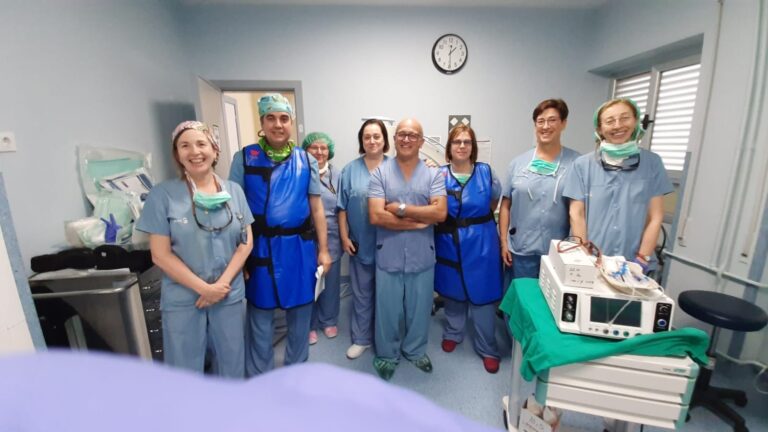 El Hospital Virgen de la Luz incorpora una nueva técnica para tratar un trastorno que produce dolor facial intenso