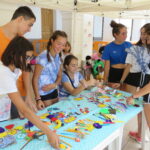 Un mercadillo solidario a beneficio de la asociación VivELA en Manzanares