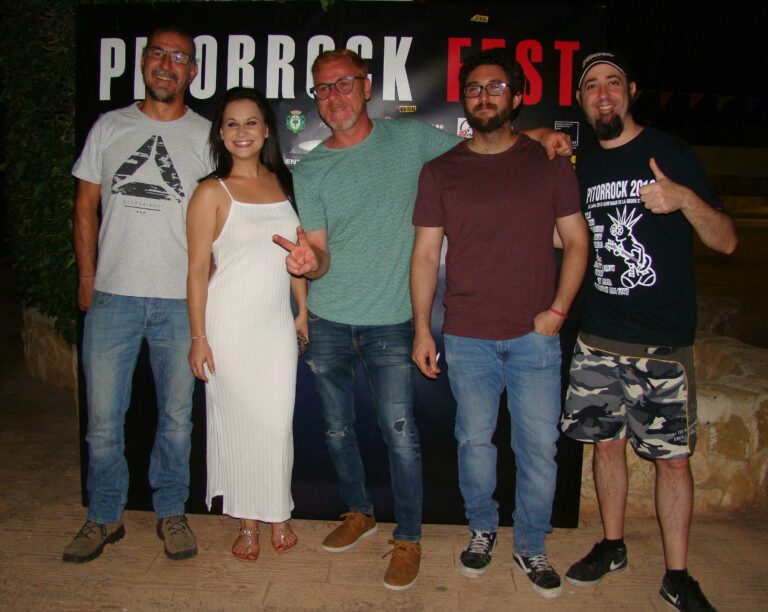 El Pitorrock abre boca con una fiesta de presentación con buena música y mejor ambiente