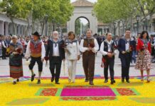 Unas 15.000 personas participan en la ofrenda floral a la Virgen de Los Llanos en Albacete