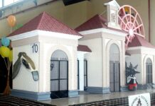 Una recreación de la Puerta de Hierros y un homenaje a la Radio, premiados en el concurso de carrozas de la Cabalgata