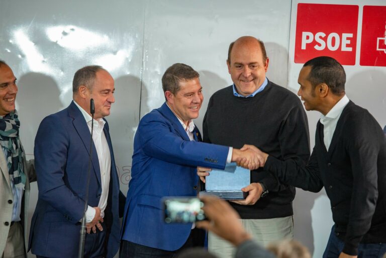 García Page participa en la entrega de los Premios Pablo Iglesias en la Feria de Albacete