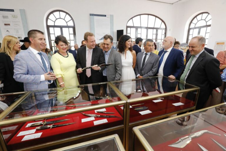 El 39 Concurso Regional de Cuchillería nutre de variedad y riqueza de piezas al Salón de la Cuchillería de Albacete