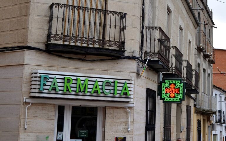 Sanidad pide a CCAA que le presenten un plan detallado de personal y medios si quieren hacer test en farmacias