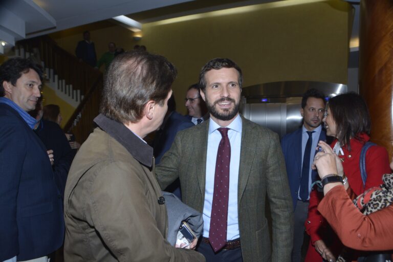 Casado hará campaña «en positivo y sin grandilocuencia» para convencer de que «se puede volver a confiar en el PP»
