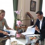 Las alcaldesa de Santa Cruz de Mudela pide ayuda para adecentar la Avenida Pío XII