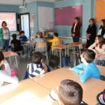 Material reciclado en la actividad ‘Navidades sostenibles’ con 400 niños de Manzanares